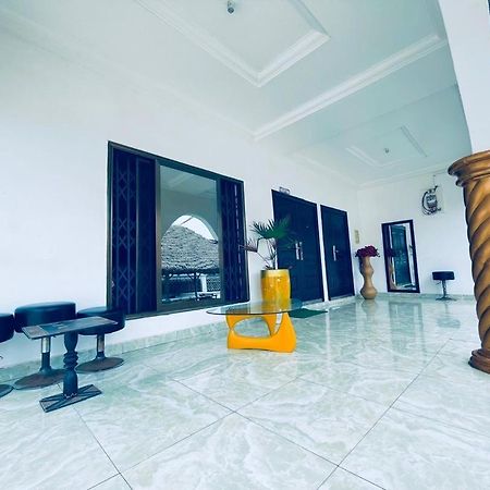 Nana'S Holiday Let Adenta Exterior foto