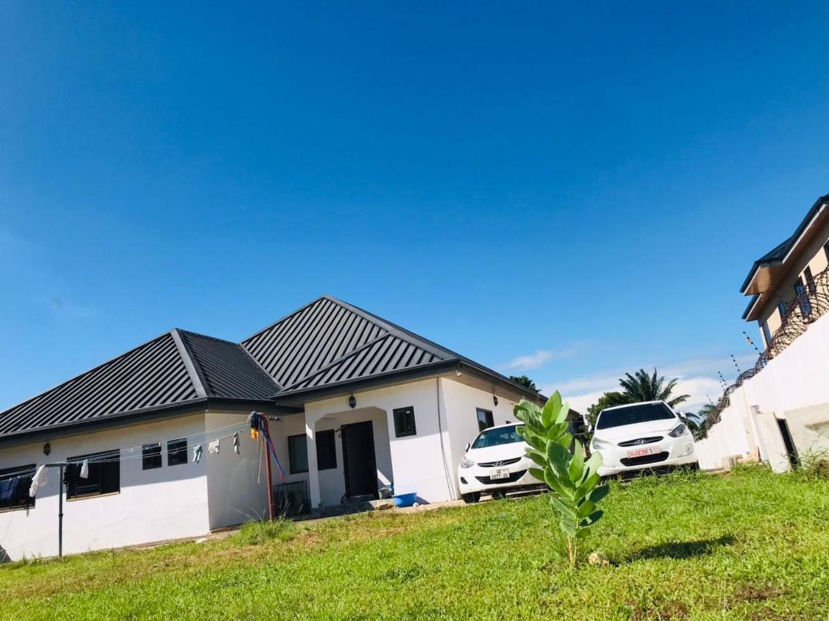 Nana'S Holiday Let Adenta Exterior foto