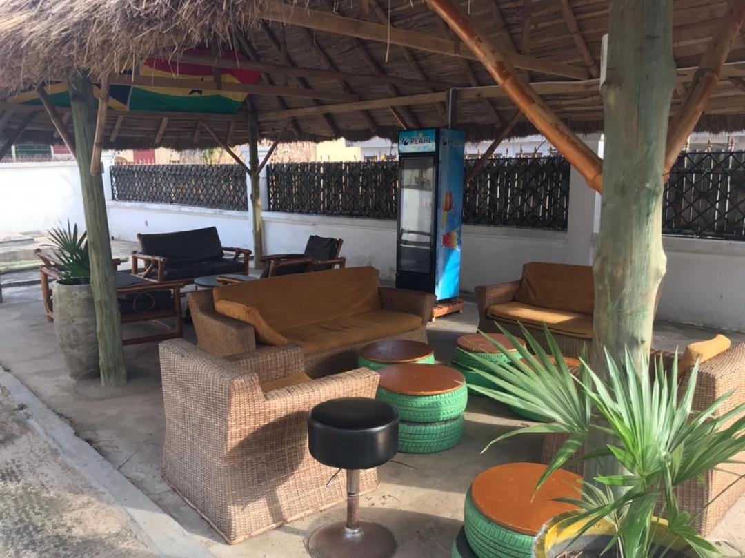 Nana'S Holiday Let Adenta Exterior foto