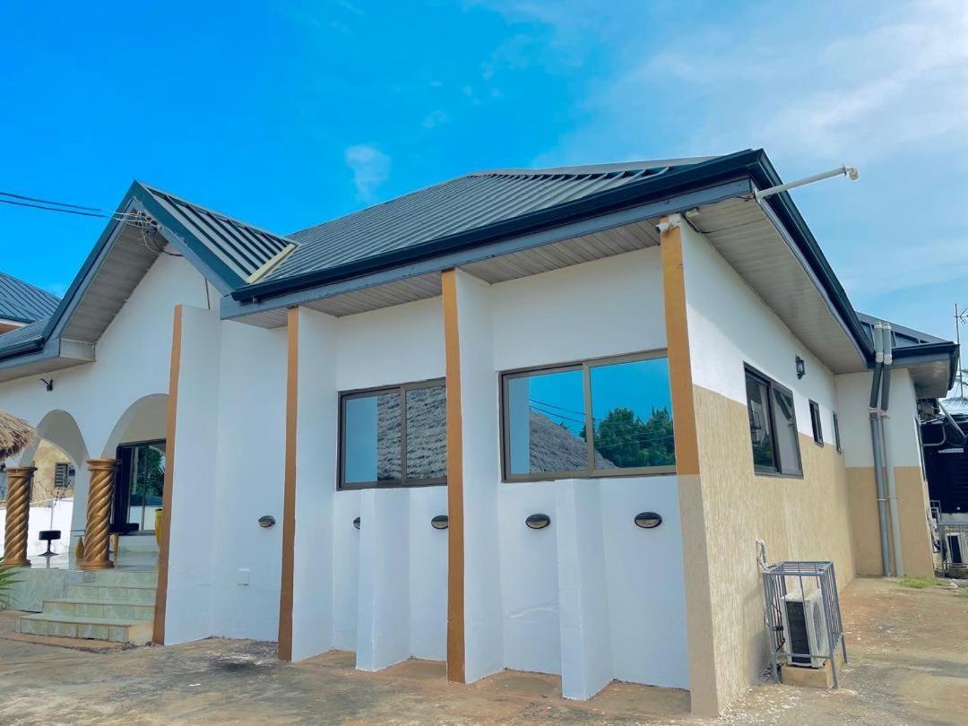 Nana'S Holiday Let Adenta Exterior foto