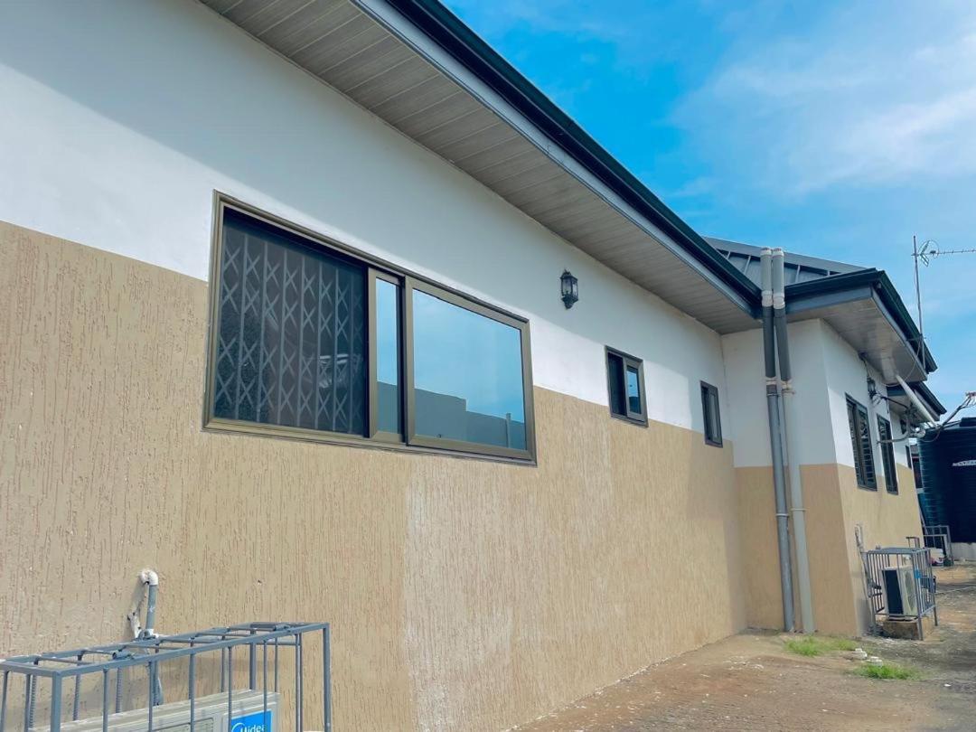 Nana'S Holiday Let Adenta Exterior foto