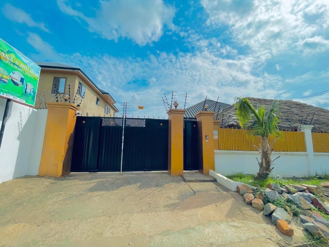 Nana'S Holiday Let Adenta Exterior foto