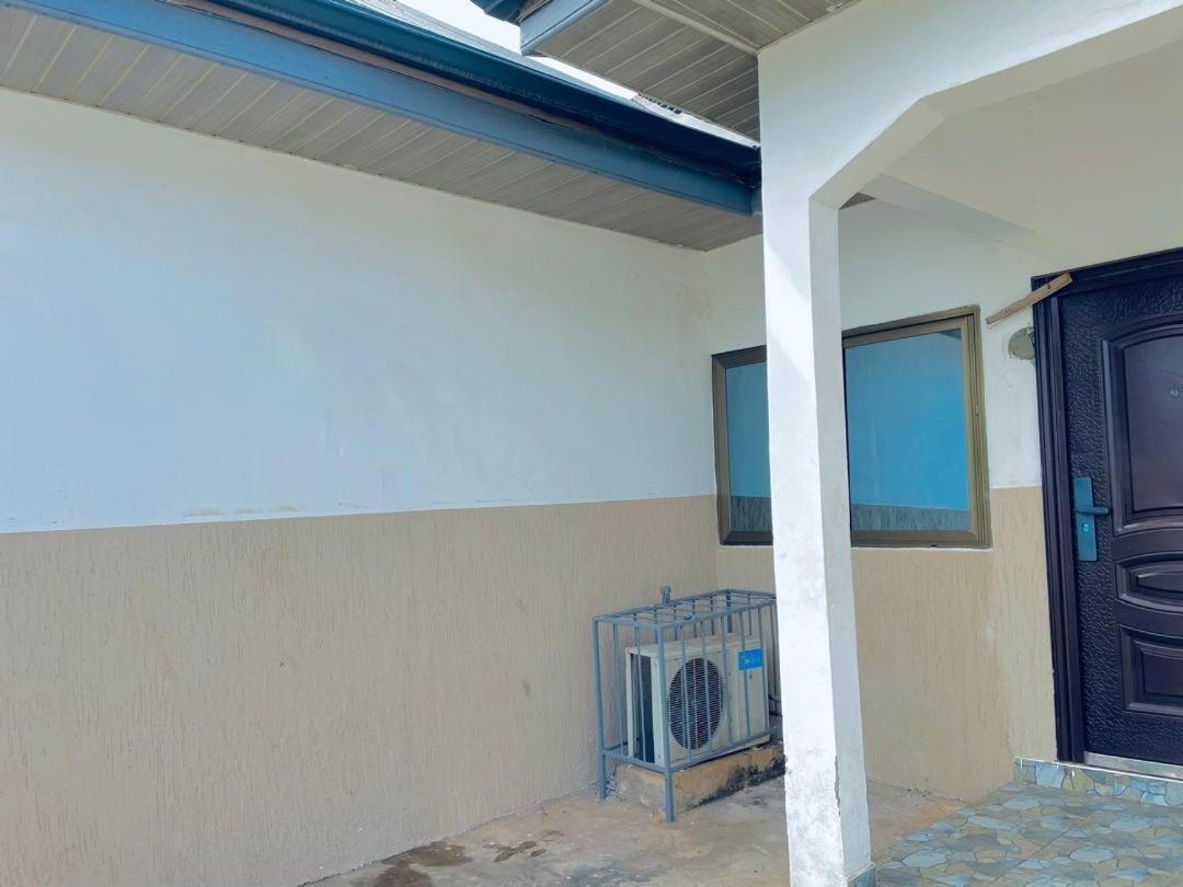 Nana'S Holiday Let Adenta Exterior foto