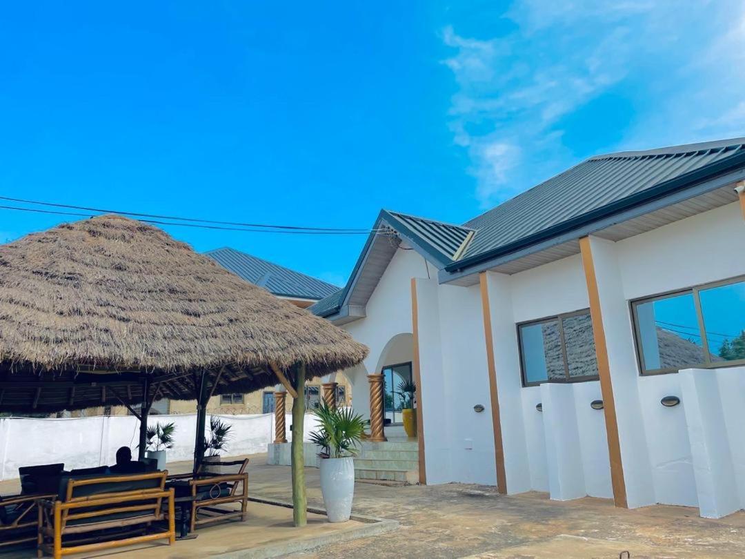 Nana'S Holiday Let Adenta Exterior foto